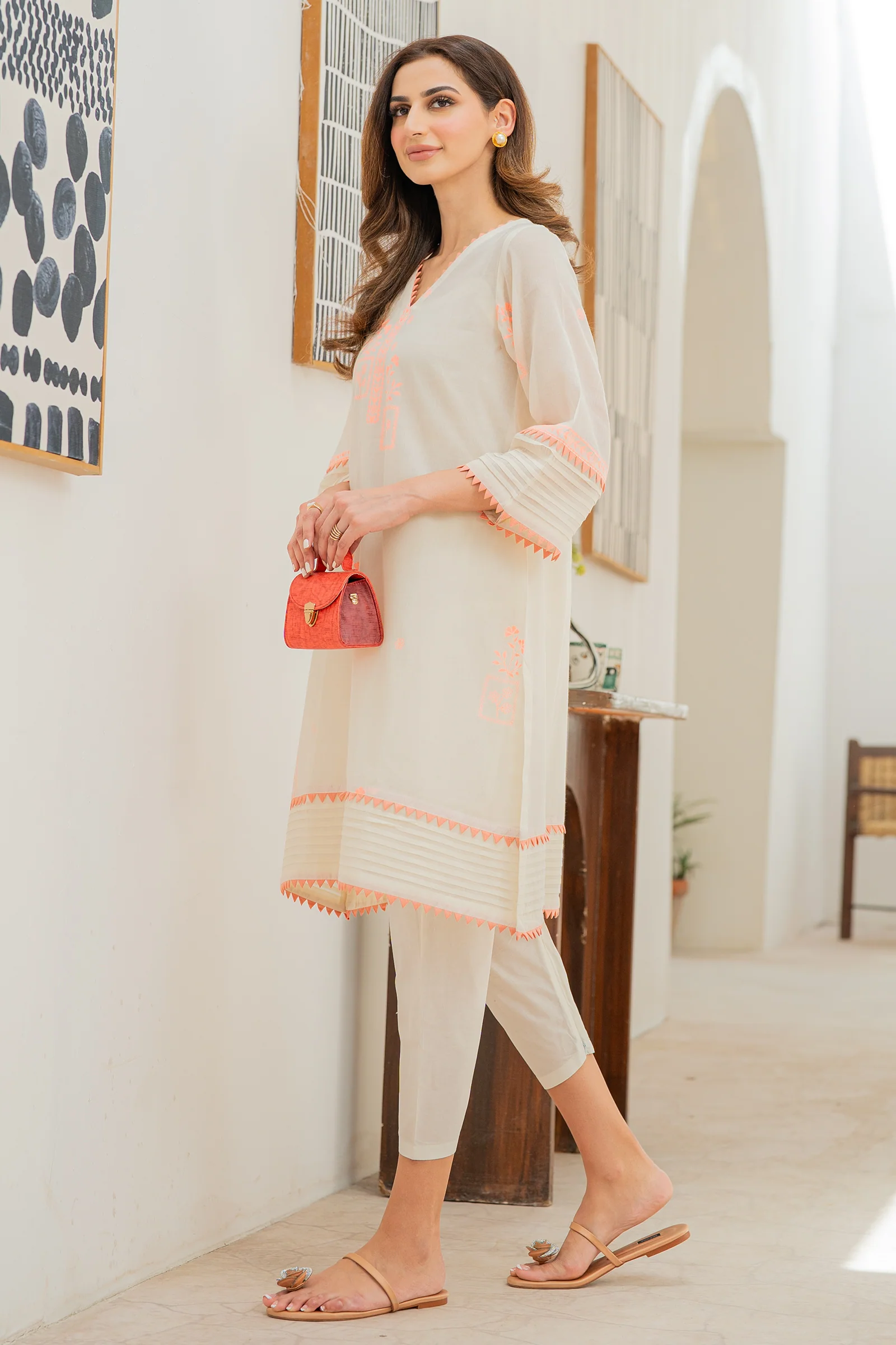 Gulabi 2 piece - Image 4